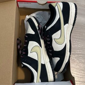 Nike Dunk LX Low Black Suede W